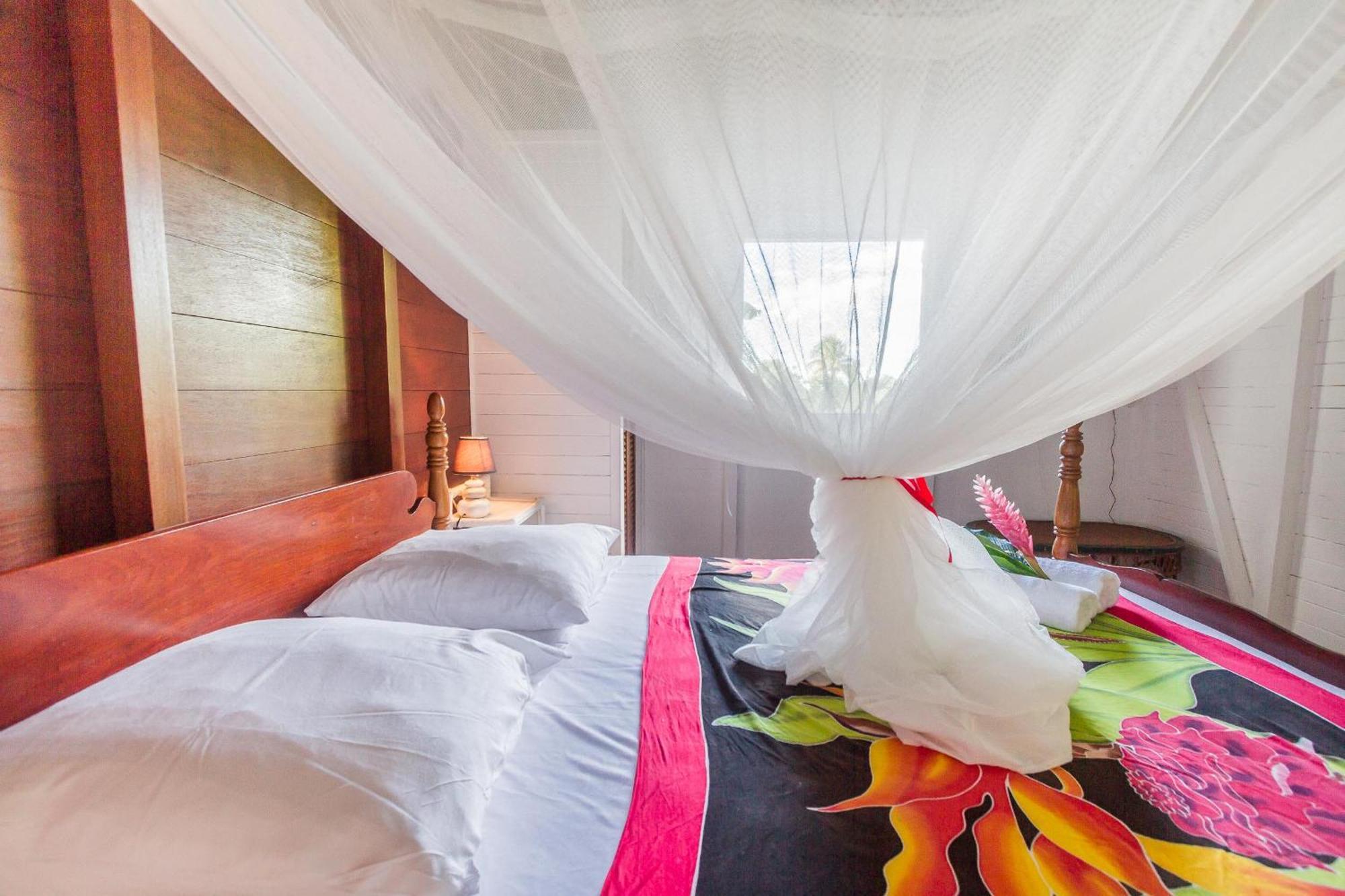 Ecolodges Karet Deshaies Exterior foto